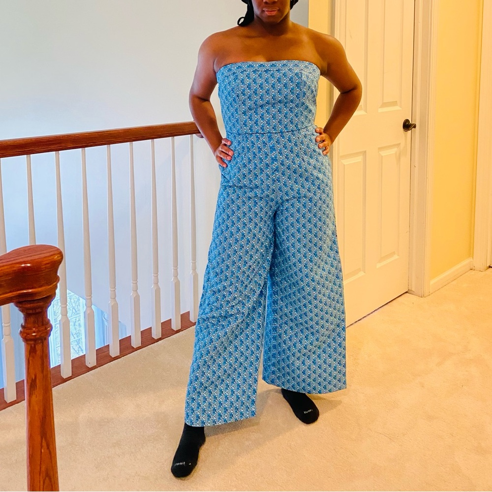 Sleeveless Wide legs Jumpsuit. Beautiful Blue 💙💙